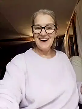 Snapshot of irinamaux chatting on October 29, 2025, 11:20 am irinamaux online show from October 29, 2025, 11:20 am