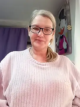 Snapshot of irinamaux chatting on February 26, 2026, 7:19 am irinamaux online show from February 26, 2026, 7:19 am