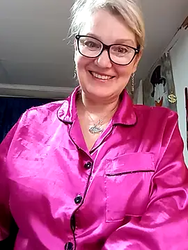 Snapshot of irinamaux chatting on April 16, 2026, 2:23 am irinamaux online show from April 16, 2026, 2:23 am