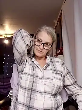 Snapshot of irinamaux chatting on November 5, 2025, 4:10 pm irinamaux online show from November 5, 2025, 4:10 pm