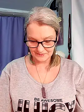 Snapshot of irinamaux chatting on January 18, 2026, 10:40 am irinamaux online show from January 18, 2026, 10:40 am