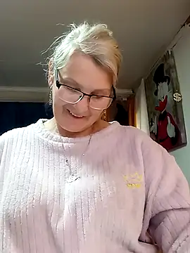 Snapshot of irinamaux chatting on April 30, 2026, 1:07 pm irinamaux online show from April 30, 2026, 1:07 pm