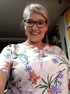 Snapshot of irinamaux chatting on May 24, 2026, 8:36 am irinamaux online show from May 24, 2026, 8:36 am