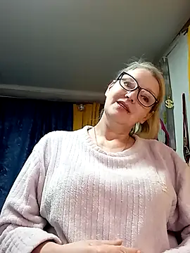 Snapshot of irinamaux chatting on April 8, 2026, 2:46 am irinamaux online show from April 8, 2026, 2:46 am