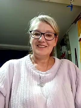 Snapshot of irinamaux chatting on May 30, 2026, 7:58 am irinamaux online show from May 30, 2026, 7:58 am