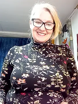 Snapshot of irinamaux chatting on April 12, 2026, 4:54 pm irinamaux online show from April 12, 2026, 4:54 pm