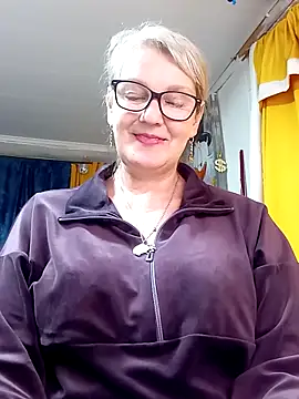 Snapshot of irinamaux chatting on April 18, 2026, 7:58 pm irinamaux online show from April 18, 2026, 7:58 pm