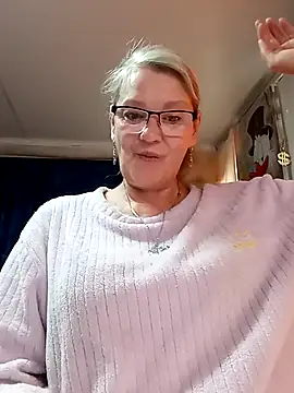 Snapshot of irinamaux chatting on May 1, 2026, 6:18 am irinamaux online show from May 1, 2026, 6:18 am