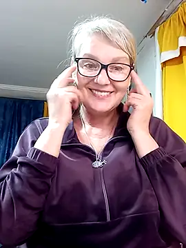 Snapshot of irinamaux chatting on April 18, 2026, 7:18 pm irinamaux online show from April 18, 2026, 7:18 pm