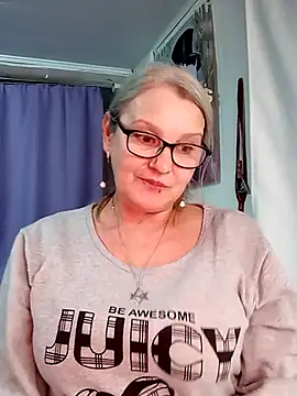 Snapshot of irinamaux chatting on January 16, 2026, 5:17 pm irinamaux online show from January 16, 2026, 5:17 pm