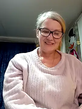 Snapshot of irinamaux chatting on April 8, 2026, 2:51 pm irinamaux online show from April 8, 2026, 2:51 pm