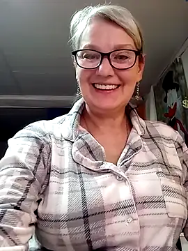 Snapshot of irinamaux chatting on May 25, 2026, 12:26 pm irinamaux online show from May 25, 2026, 12:26 pm