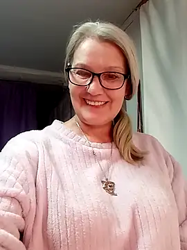 Snapshot of irinamaux chatting on February 8, 2026, 4:26 pm irinamaux online show from February 8, 2026, 4:26 pm