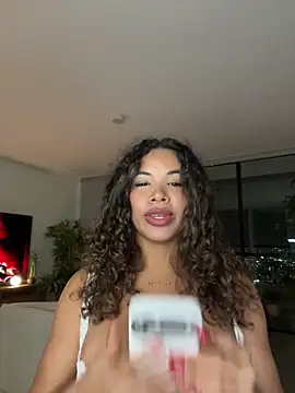 Snapshot of Brunettexio chatting on February 6, 2026, 2:07 am Brunettexio online show from February 6, 2026, 2:07 am