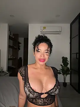 Brunettexio online show from February 5, 2025, 11:17 pm