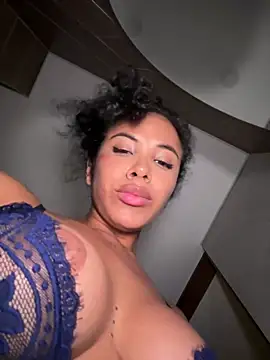 Brunettexio online show from February 13, 2025, 5:37 am