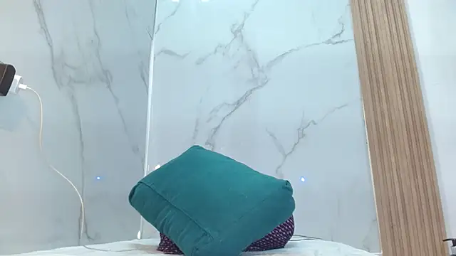 Snapshot of mollyguns chatting on February 26, 2025, 1:25 am mollyguns online show from February 26, 2025, 1:25 am