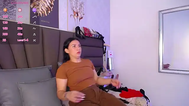 Snapshot of Sofi_Perez_ chatting on May 1, 2026, 11:15 am Sofi Perez online show from May 1, 2026, 11:15 am