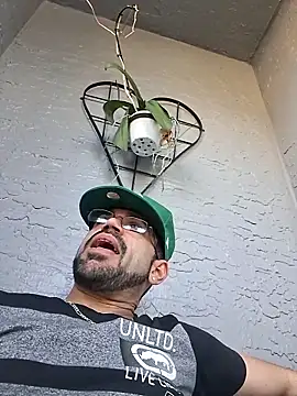 Snapshot of Zander823 chatting on February 9, 2026, 7:23 pm Zander823 online show from February 9, 2026, 7:23 pm