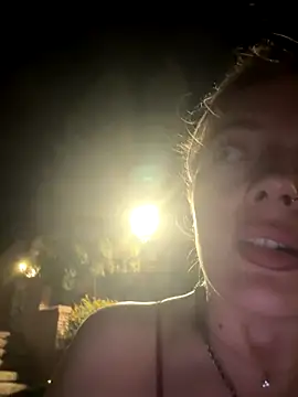 LexyGold online show from October 26, 2025, 8:42 pm