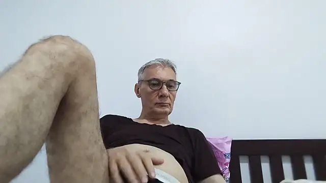 Snapshot of BIGUNCUTHARDCOCK chatting on May 31, 2026, 1:33 am BIGUNCUTHARDCOCK online show from May 31, 2026, 1:33 am
