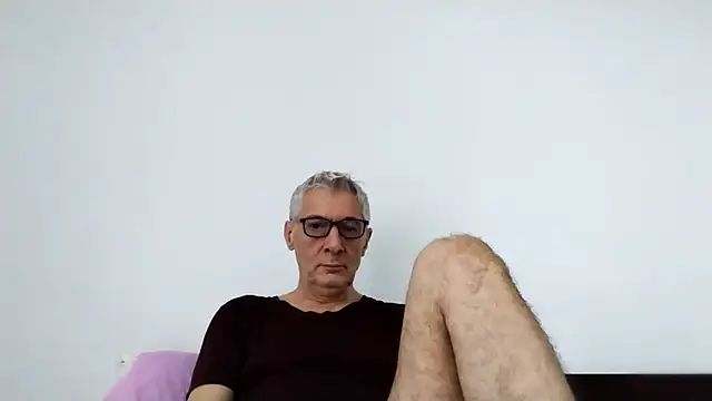 Snapshot of BIGUNCUTHARDCOCK chatting on May 5, 2026, 1:19 am BIGUNCUTHARDCOCK online show from May 5, 2026, 1:19 am