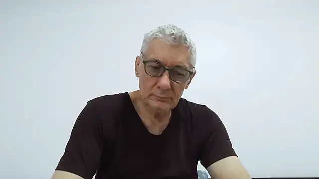 Snapshot of BIGUNCUTHARDCOCK chatting on May 24, 2026, 12:32 am BIGUNCUTHARDCOCK online show from May 24, 2026, 12:32 am