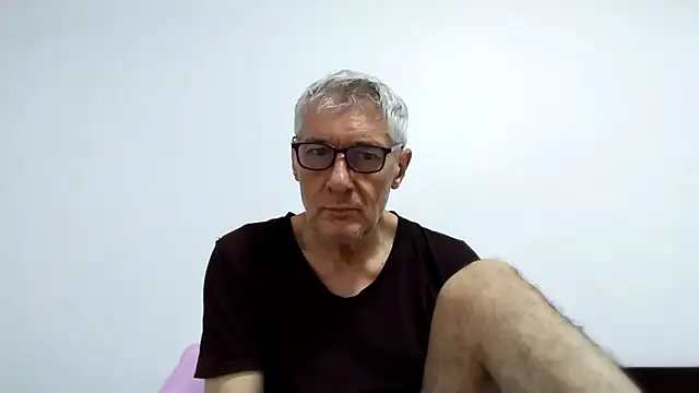 Snapshot of BIGUNCUTHARDCOCK chatting on May 9, 2026, 12:14 am BIGUNCUTHARDCOCK online show from May 9, 2026, 12:14 am