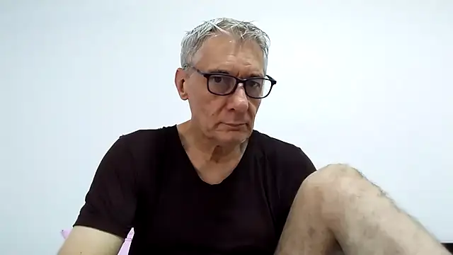 Snapshot of BIGUNCUTHARDCOCK chatting on May 14, 2026, 12:29 am BIGUNCUTHARDCOCK online show from May 14, 2026, 12:29 am