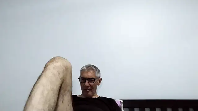 Snapshot of BIGUNCUTHARDCOCK chatting on April 26, 2026, 1:41 pm BIGUNCUTHARDCOCK online show from April 26, 2026, 1:41 pm