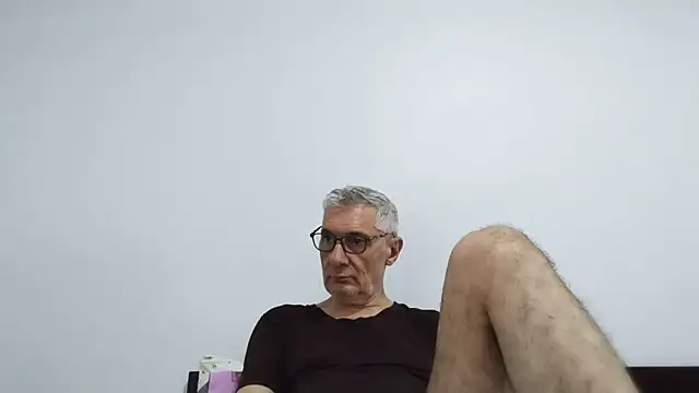 Snapshot of BIGUNCUTHARDCOCK chatting on May 26, 2026, 12:31 am BIGUNCUTHARDCOCK online show from May 26, 2026, 12:31 am