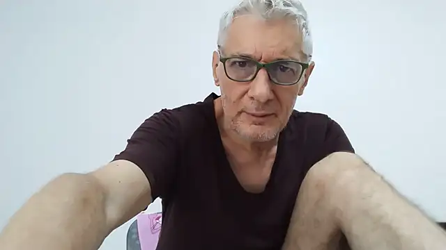 Snapshot of BIGUNCUTHARDCOCK chatting on May 27, 2026, 1:57 am BIGUNCUTHARDCOCK online show from May 27, 2026, 1:57 am