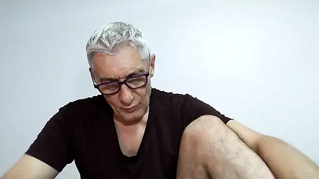 Snapshot of BIGUNCUTHARDCOCK chatting on April 21, 2026, 2:03 am BIGUNCUTHARDCOCK online show from April 21, 2026, 2:03 am