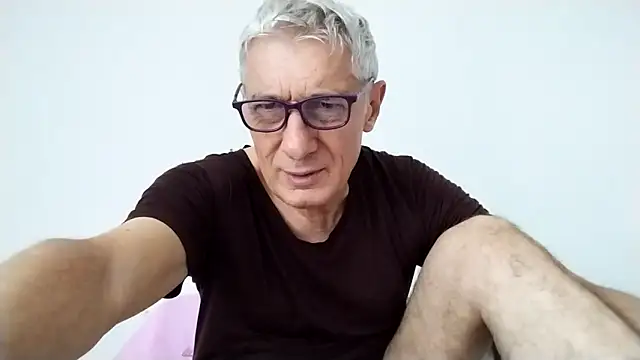 Snapshot of BIGUNCUTHARDCOCK chatting on May 2, 2026, 1:22 am BIGUNCUTHARDCOCK online show from May 2, 2026, 1:22 am