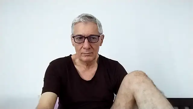 Snapshot of BIGUNCUTHARDCOCK chatting on May 3, 2026, 12:16 am BIGUNCUTHARDCOCK online show from May 3, 2026, 12:16 am