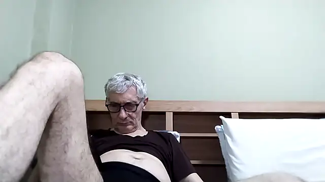 BIGUNCUTHARDCOCK online show from November 24, 2025, 2:06 pm