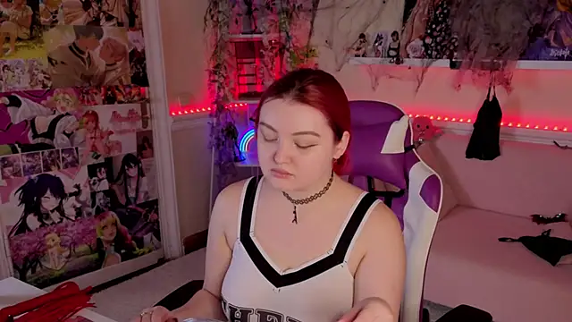 Snapshot of Unholy_Lady chatting on October 23, 2025, 5:17 am Unholy Lady online show from October 23, 2025, 5:17 am