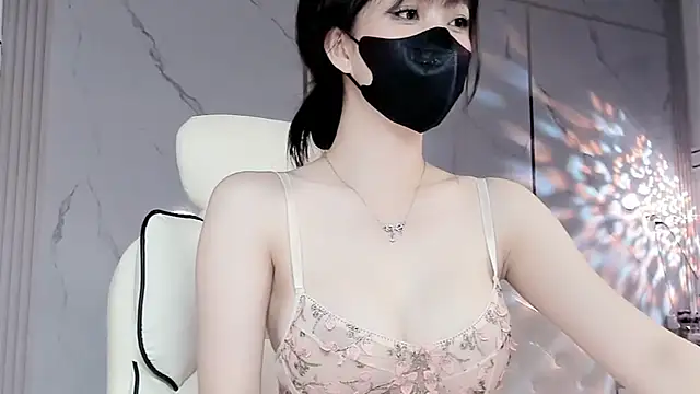 Snapshot of Luli-bae chatting on March 18, 2025, 2:29 am Luli-bae online show from March 18, 2025, 2:29 am