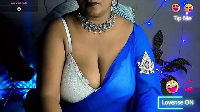 Snapshot of Love_Winss chatting on September 30, 2025, 5:19 pm Love Winss online show from September 30, 2025, 5:19 pm