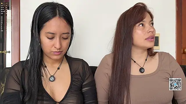 Snapshot of 2SummerLove1 chatting on May 23, 2026, 2:38 pm 2SummerLove1 online show from May 23, 2026, 2:38 pm