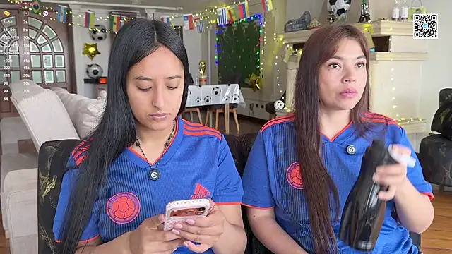 Snapshot of 2SummerLove1 chatting on June 20, 2026, 2:22 pm 2SummerLove1 online show from June 20, 2026, 2:22 pm