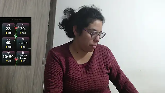 Snapshot of Anne_purple chatting on November 6, 2025, 1:59 pm Anne purple online show from November 6, 2025, 1:59 pm