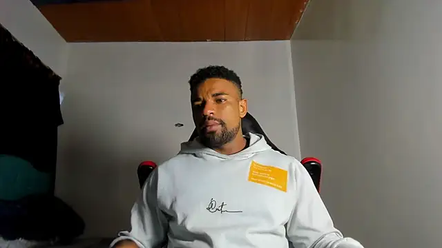 Snapshot of estebanlobo- chatting on October 2, 2025, 11:30 pm estebanlobo- online show from October 2, 2025, 11:30 pm