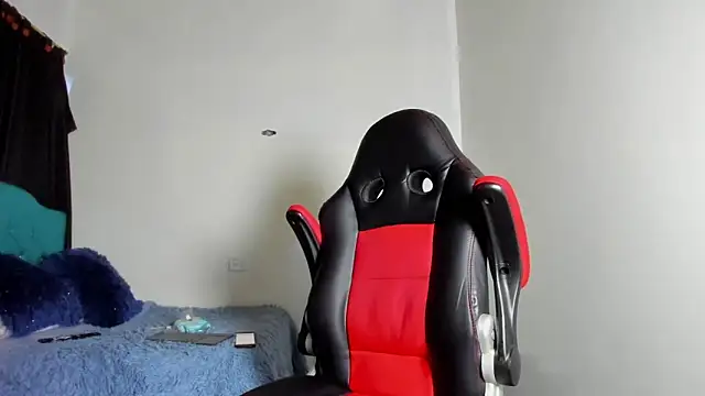 Snapshot of estebanlobo- chatting on November 17, 2025, 9:30 pm estebanlobo- online show from November 17, 2025, 9:30 pm