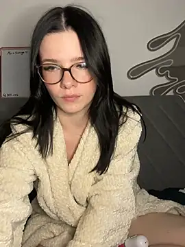 Snapshot of RoxiBlack chatting on March 3, 2026, 8:49 pm RoxiBlack online show from March 3, 2026, 8:49 pm