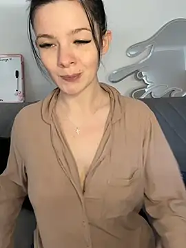 Snapshot of RoxiBlack chatting on March 3, 2026, 8:43 am RoxiBlack online show from March 3, 2026, 8:43 am