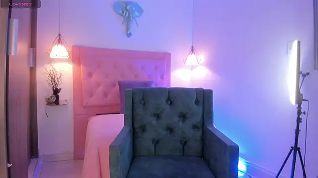 kimmy099 online show from March 18, 2025, 10:37 pm