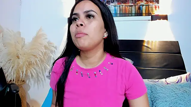 Julieta Coopeer  online show from September 30, 2025, 10:43 am