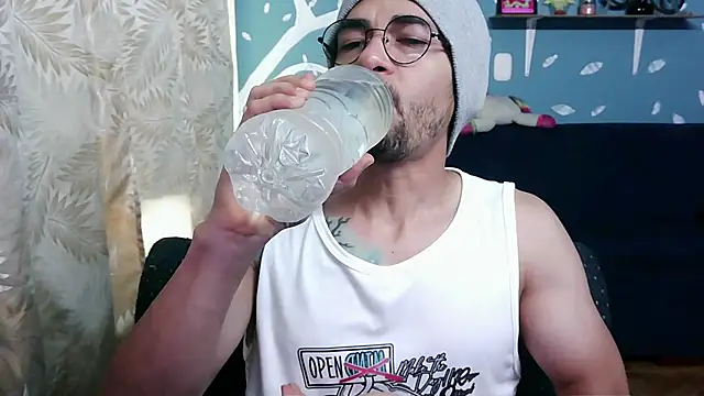 ponzothc online show from November 3, 2025, 8:23 pm