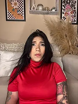 Snapshot of Sweetie_Arianna chatting on June 24, 2026, 5:06 am Sweetie Arianna online show from June 24, 2026, 5:06 am